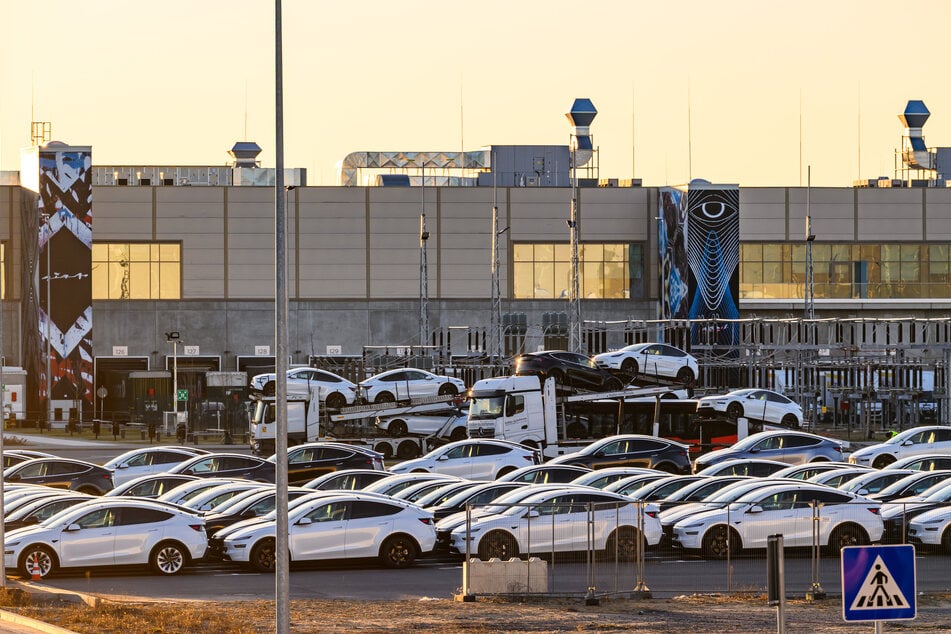 Das bislang einzige Tesla-Werk in Europa produziert seit März 2022 Elektroautos in Grünheide.