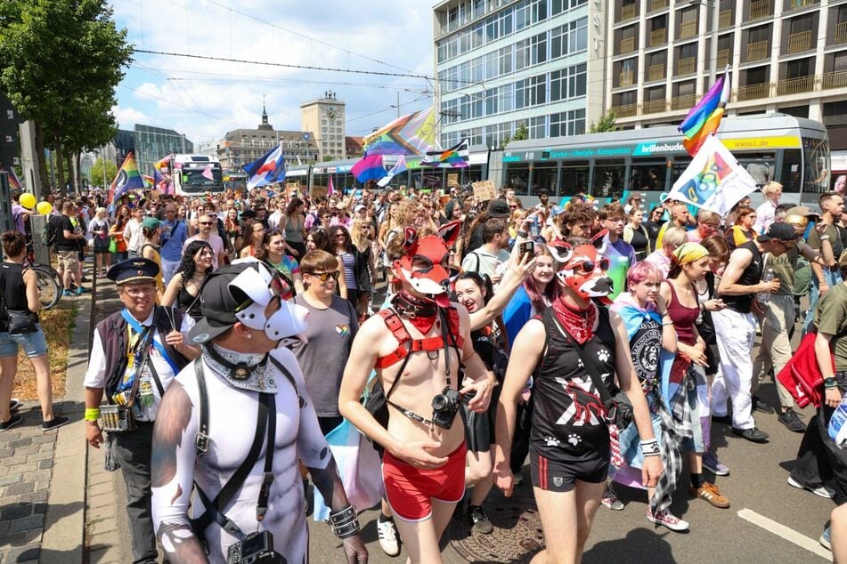 Der Umzug stand unter dem Motto "Keine Ruhe, kein Zurück - Queere Rechte Stück für Stück!".