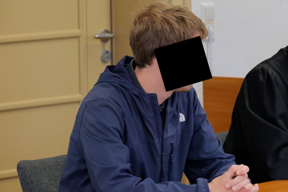 Stalker Nick E. (26, l.) muss für vier Jahre ins Gefängnis.