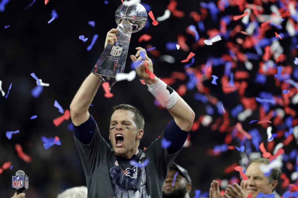 Den größten Teil seiner überragenden Karriere verbachte Tom Brady (45) bei den New England Patriots, mit denen er sechsmal den Super Bowl gewinnen konnte.