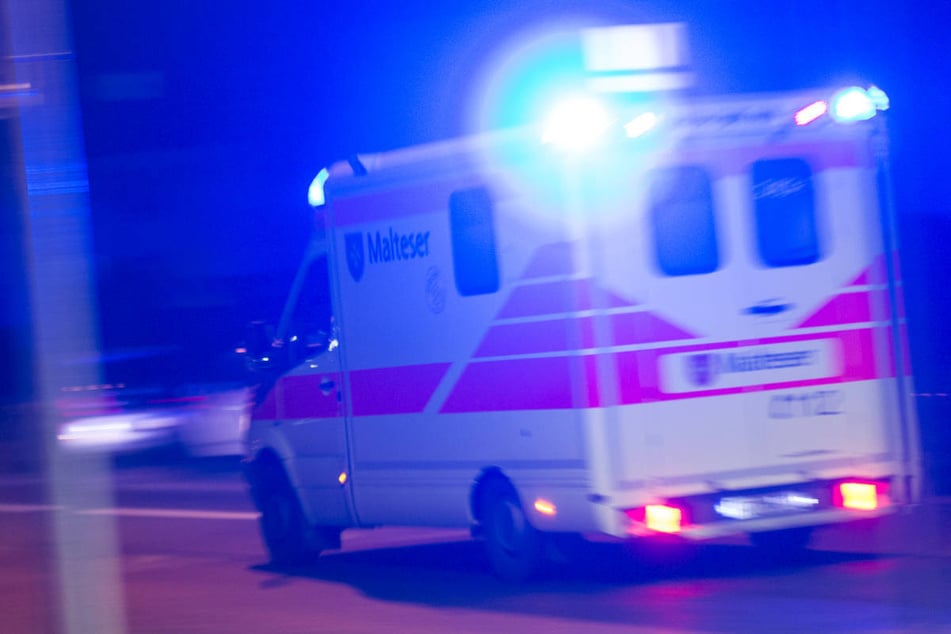 Der 50-Jährige ist vom Rettungsdienst ins Klinikum Berlin-Buch gebracht worden. (Symbolfoto)