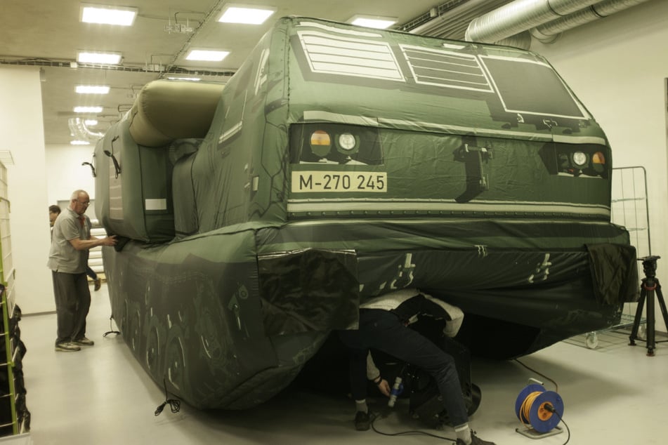 Angespannte Sicherheitslage in Europa: Mit aufblasbaren Panzern aus Tschechien gegen Russland