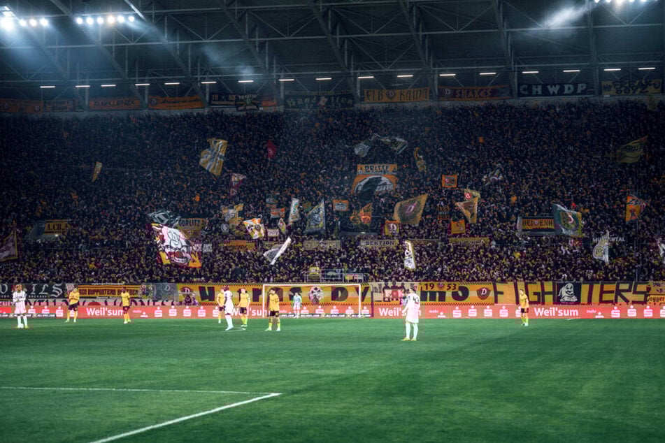 Tickets sind an allen bekannten Vorverkaufsstellen, sowie online erhältlich.