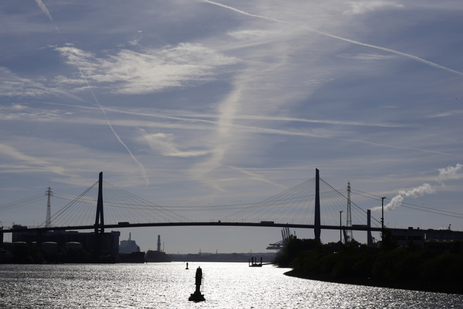 Im Jahr 2042 soll die neue Köhlbrandbrücke das derzeitige Bauwerk ersetzen.