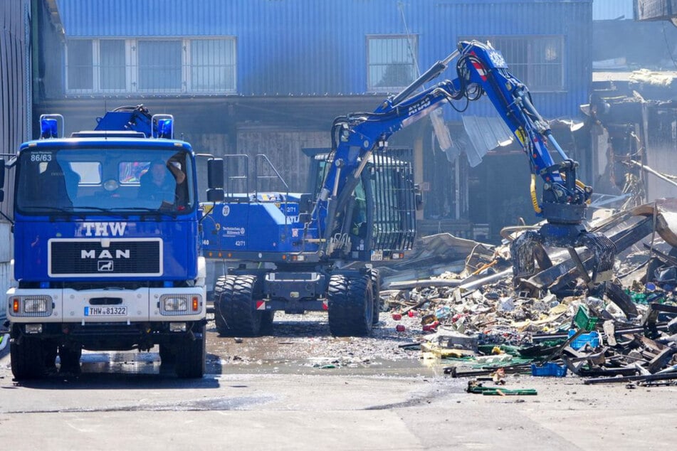 Stuttgart: Nach Flammeninferno in Stuttgart: Abrissarbeiten auf Großmarkt gehen weiter