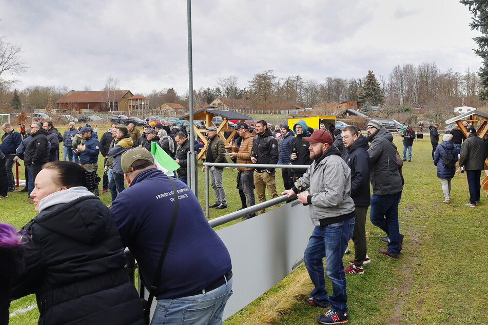 Fußballfans aus ganz Deutschland pilgerten zum Silvester-Kick nach Westsachsen.