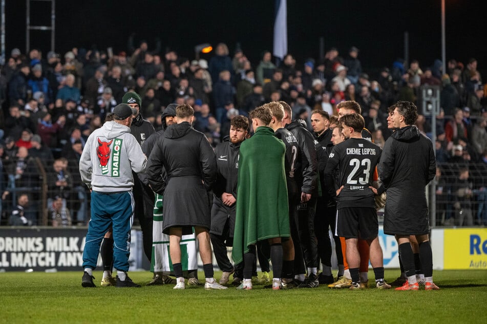Nach dem 0:5 in Babelsberg waren alle Spieler von Chemie Leipzig geknickt. Die sonst so geduldigen Fans der Sachsen hatten auch die Nase voll.