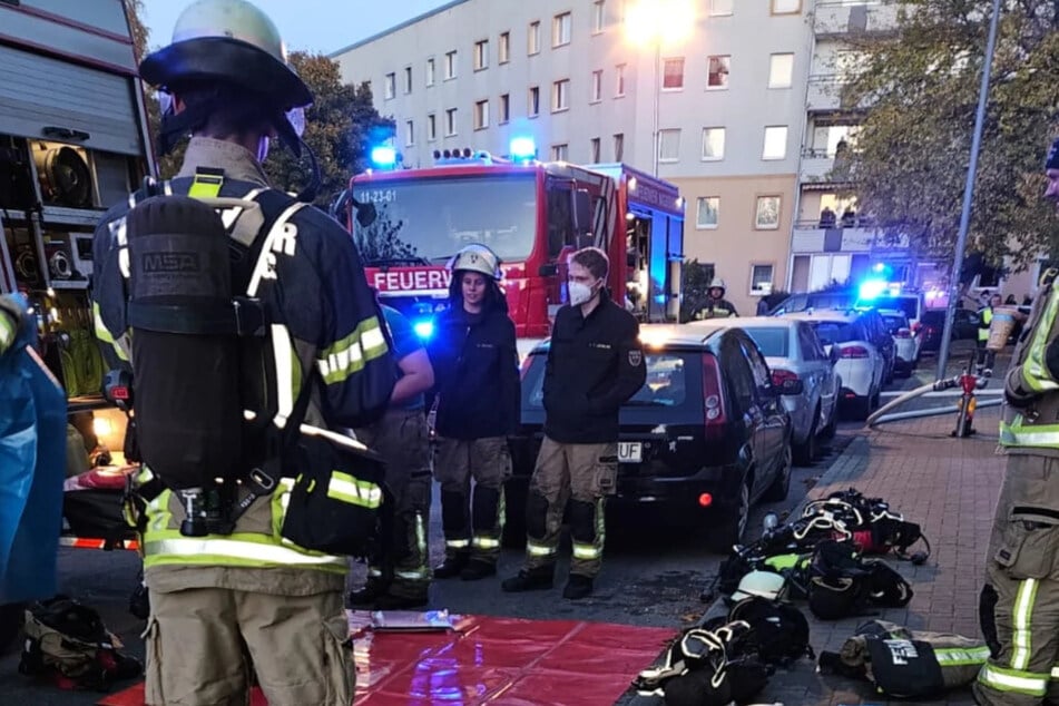 Das Feuer brach in einem Keller eines Wohnhauses in der Mechthildstraße aus.