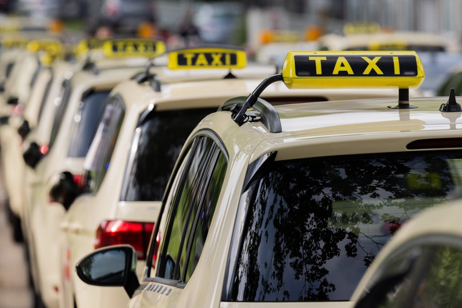 423-Euro-Fahrt: Taxigast hat dreisten Plan, doch der geht nicht auf