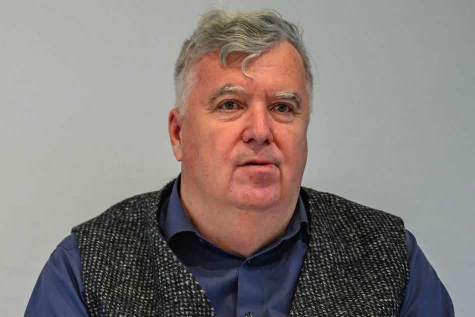 Landrat Gernot Schmidt (64, SPD) hat die vorherige Hauptwahl im Februar aufgrund von Wahlmängeln für ungültig erklärt.