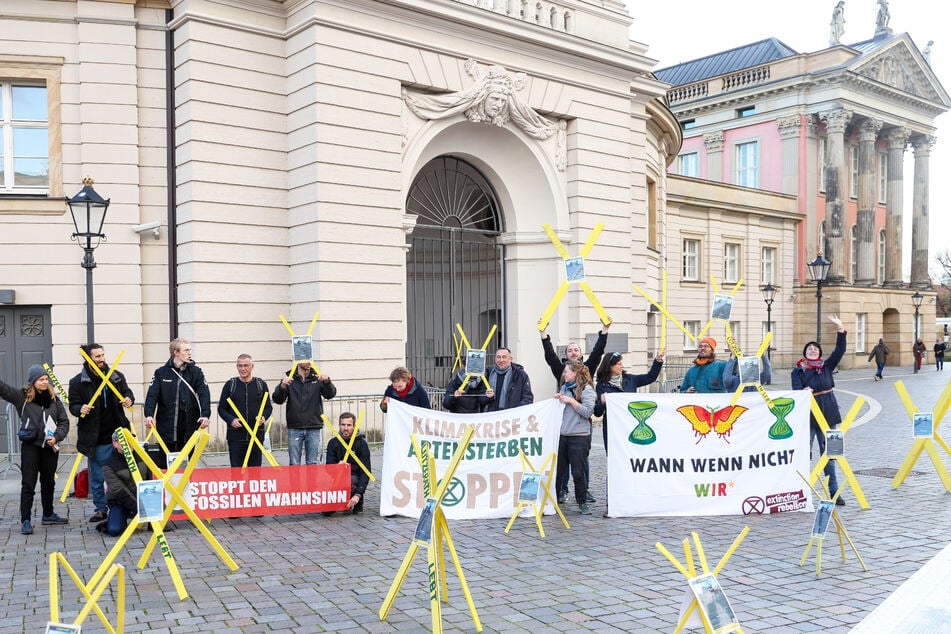 Klima-Aktivisten planen Dauer-Mahnwache vor Brandenburger Landtag