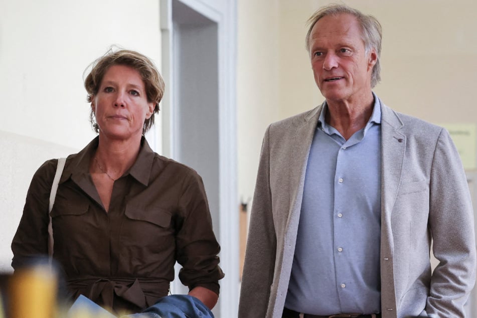 Steakhouse-Erbin Christina Block (53) neben ihrem mitangeklagten Lebensgefährten Gerhard Delling (67).