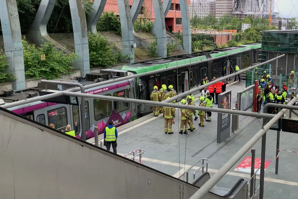 Straßenbahnen krachen zusammen! Mindestens 16 Verletzte