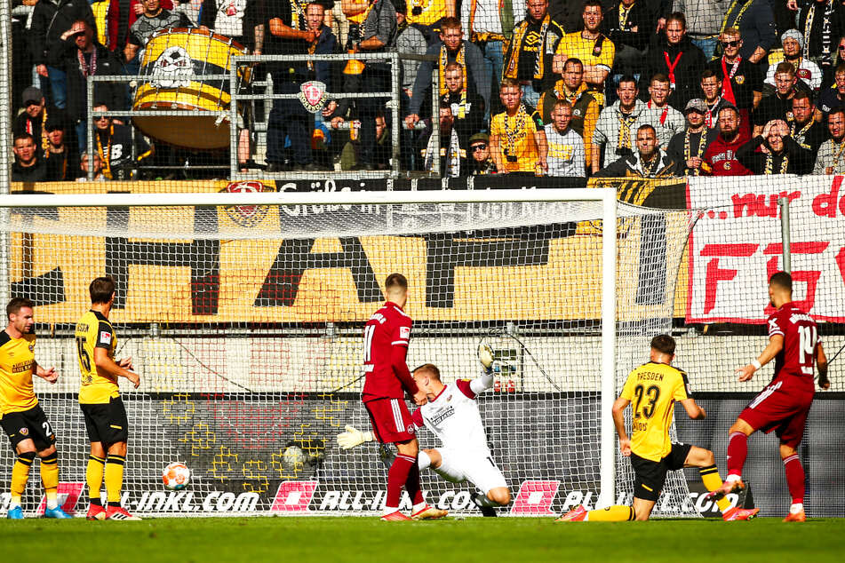 Auch beim 0:1 im Heimspiel gegen Nürnberg ließ sich Dresden auskontern. Damals im Oktober traf Tom Krauß (20, r.).