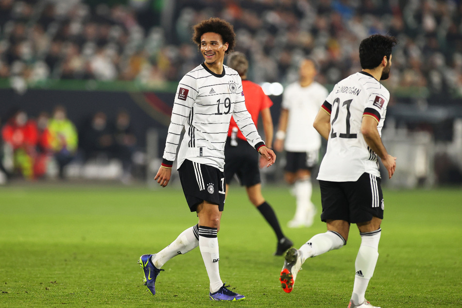 Leroy Sane (l.) schnürte für das DFB-Team einen Doppelpack.