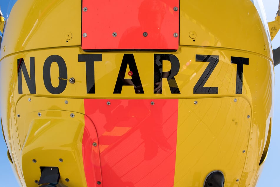 17-Jährige bei Motorradunfall schwer verletzt - Rettungshubschrauber im Einsatz