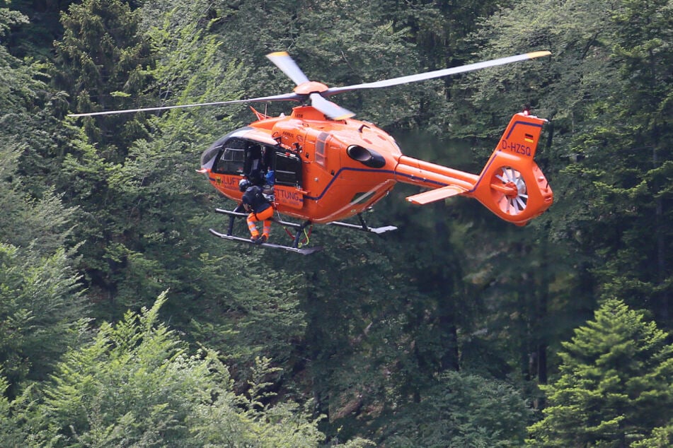 Der Rettungshubschrauber "Christoph 14" bei dem Bergungseinsatz.
