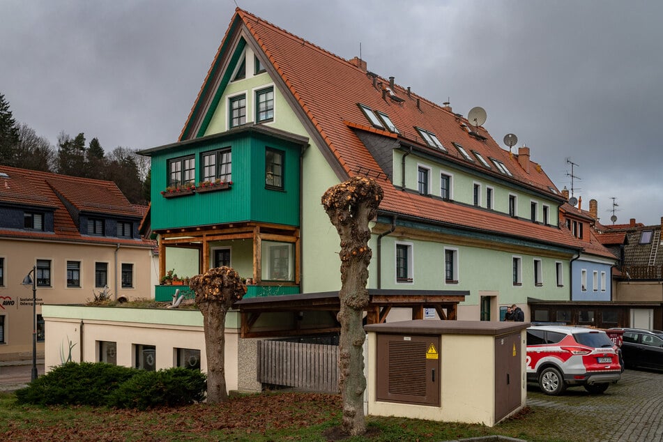 Montagfrüh brannte es in der Königstraße 2 in Bad Gottleuba-Berggießhübel.