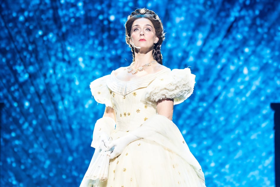 Das Musical "Elisabeth" gastiert bis 3. August in der Semperoper.