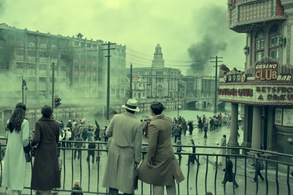 1937 wird Shanghai von einer japanischen Übermacht belagert.