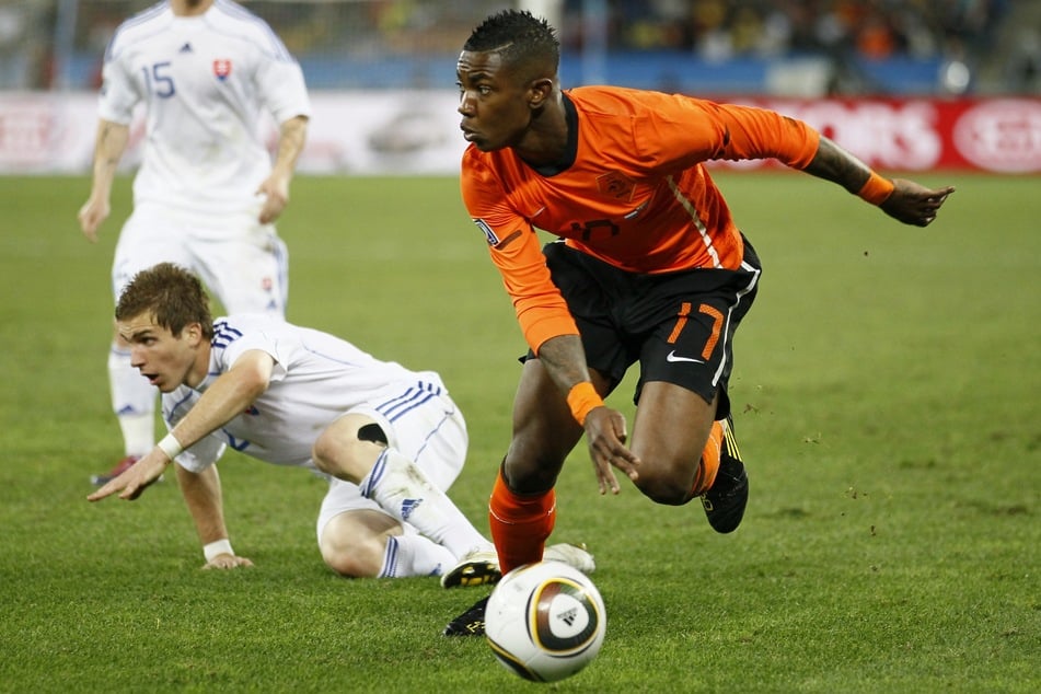 Bei der Weltmeisterschaft 2010 stand Eljero Elia (36, r.) in sechs von sieben Spielen der Oranje auf dem Rasen. (Archivfoto)
