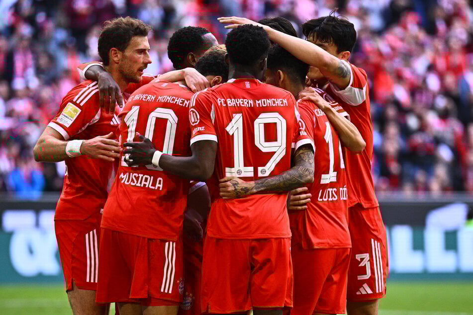 Auf der Rückseite der Bayern-Trikots wird wohl künftig das "München" verschwinden.