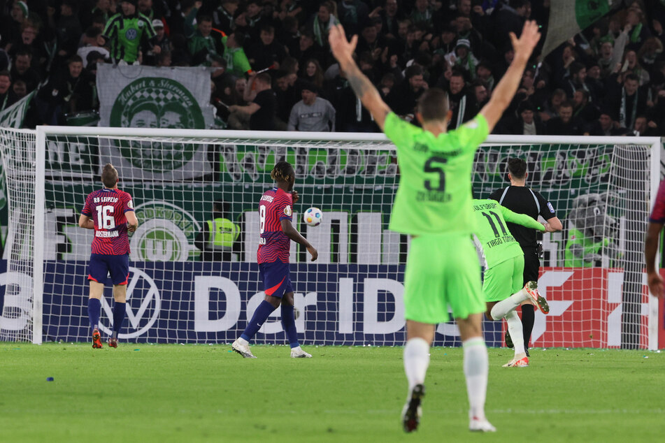 Ein richtig gut gespielter Angriff reichte dem VfL Wolfsburg, um früh in Führung zu gehen.
