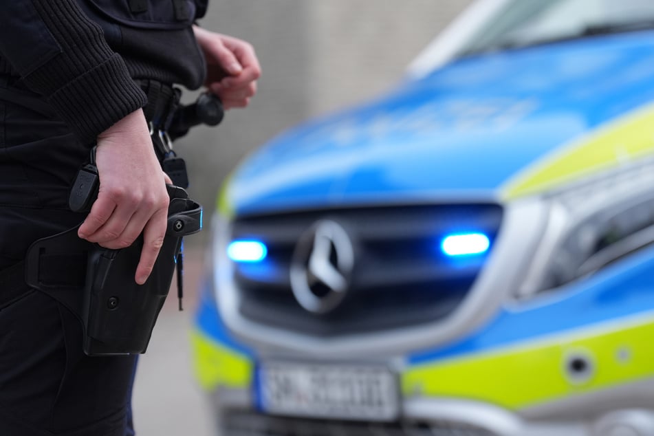 Als die Polizei die BMW-Fahrerin einholte, beendete sie ihre Fahrt. (Symbolbild)