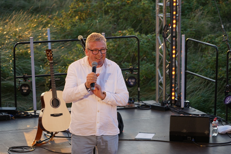 Karsten Werner, Geschäftsführer des StrandGut Resorts, freute sich, wieder so viele Gäste bei der von ihm ins Leben gerufenen Konzertreihe zu begrüßen: "Ich glaube, es geht nicht schöner!"