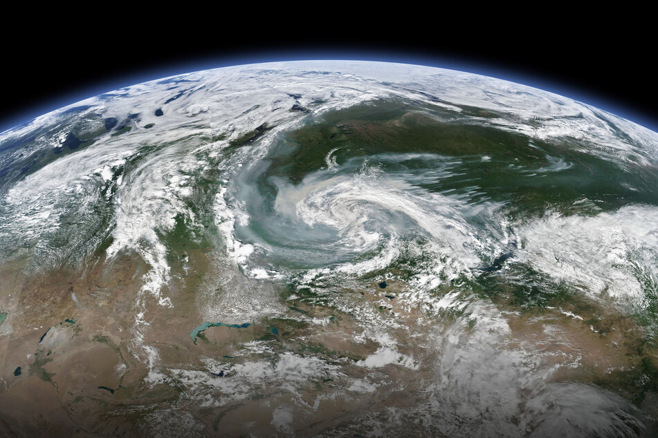 Ein Sturmsystem zieht über Sibirien: Die internationalen Klimaforschungen in dem Gebiet liegen zur Zeit größtenteils auf Eis.