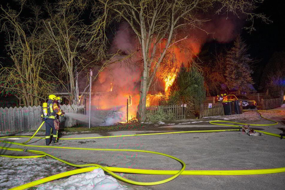 Im Ortsteil Saalborn brannte eine Gartenlaube.