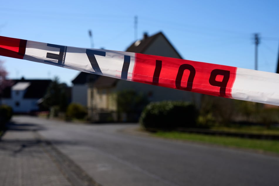 Meisner soll Anfang April in dem kleinen Westerwald-Ort Weitefeld eine dreiköpfige Familie getötet haben.