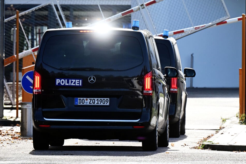 Beamte der des Bundeskriminalamts (BKA) und der Bundespolizei nahmen den Verdächtigen im November in Dortmund fest und brachten ihn zum Bundesgerichtshof nach Karlsruhe. (Archivbild)