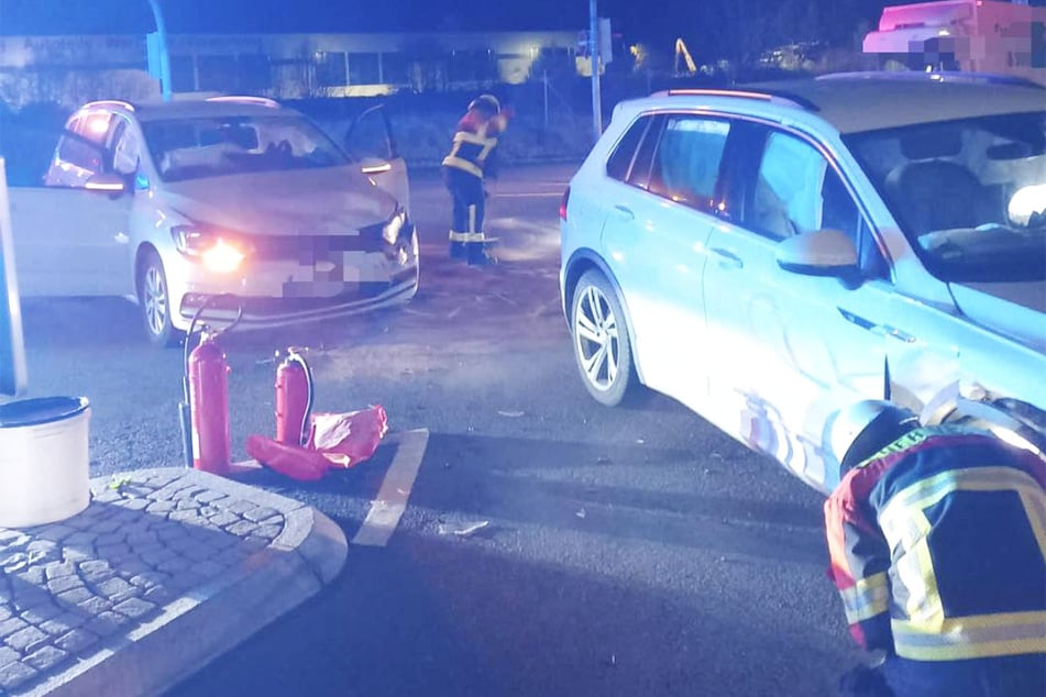 Bei dem Unfall zwischen zwei VW ist am Donnerstag eine Frau (51) schwer verletzt worden.