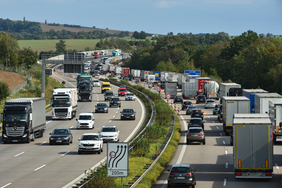 Kein Tag ohne Stau auf der A4 zwischen Chemnitz und Dresden. Die Autobahn war auch in diesen Sommerferien Staufalle Nummer eins.