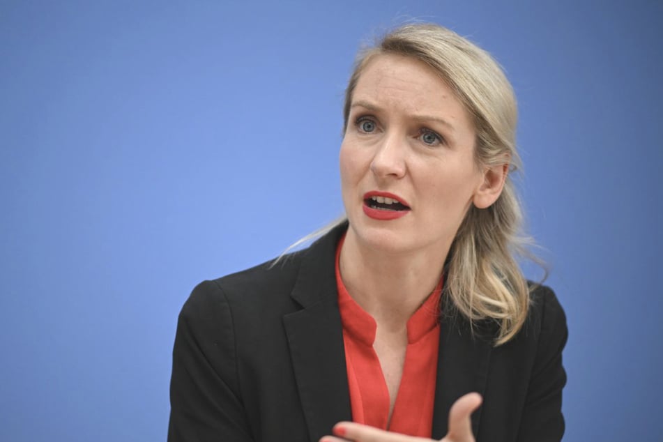 Linken-Parteivorsitzende Ines Schwerdtner (37) bedauert die auf Eis gelegten Gespräche.