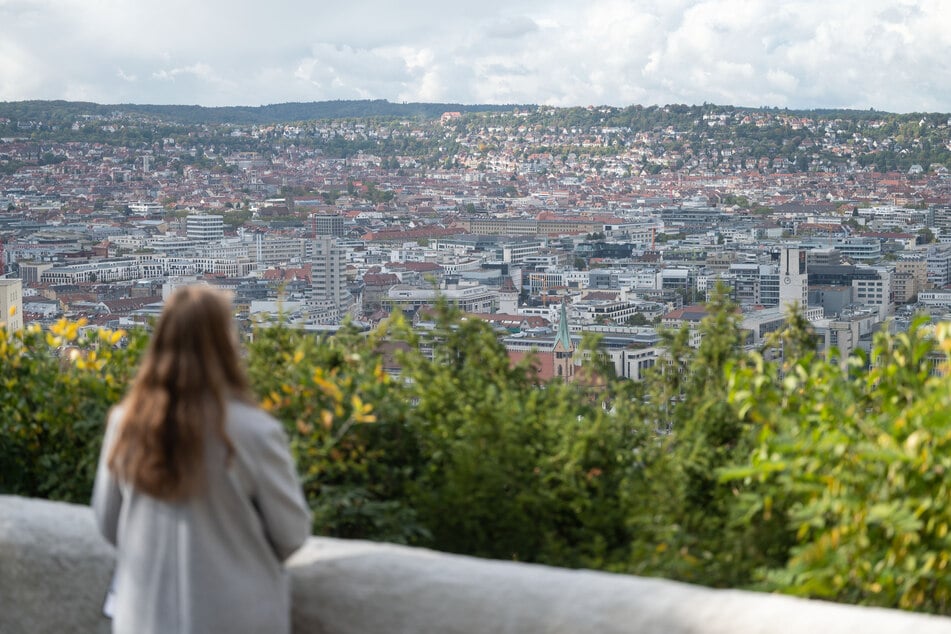 Der Aussichtspunkt Heinrich-Heine-Höhe war bisher bekannt als Wieland-Wagner-Höhe und wurde nun umbenannt.