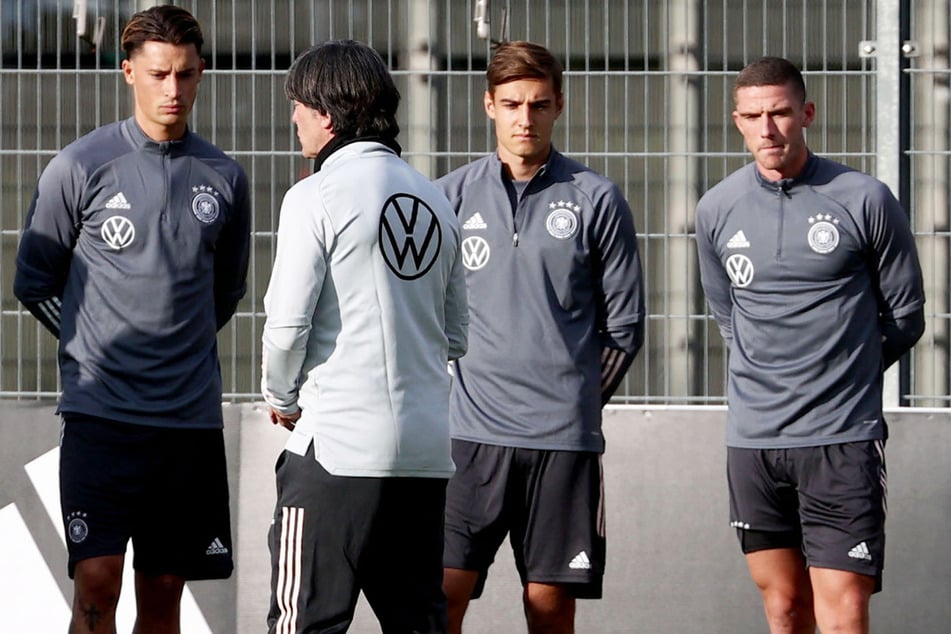 Robin Gosens (26, r.) soll auf dem Zettel der Verantwortlichen des FC Bayern München stehen. Kommt der Abwehrspieler im Sommer?