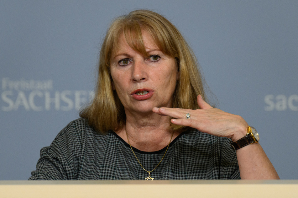 Sachsens Gesundheitsministerin Petra Köpping (63, SPD) ist erneut bedroht worden – AfD-Politiker organisierten offenbar eine Demonstration vor ihrem Haus.