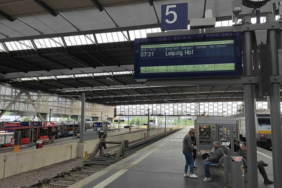 Nichts ging mehr: Die Bahnstrecke zwischen Chemnitz und Leipzig war bis 9.19 Uhr gesperrt.