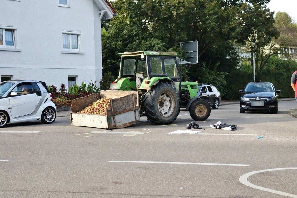 Der 72-Jährige war gerade dabei, seine Apfelernte zu transportieren.