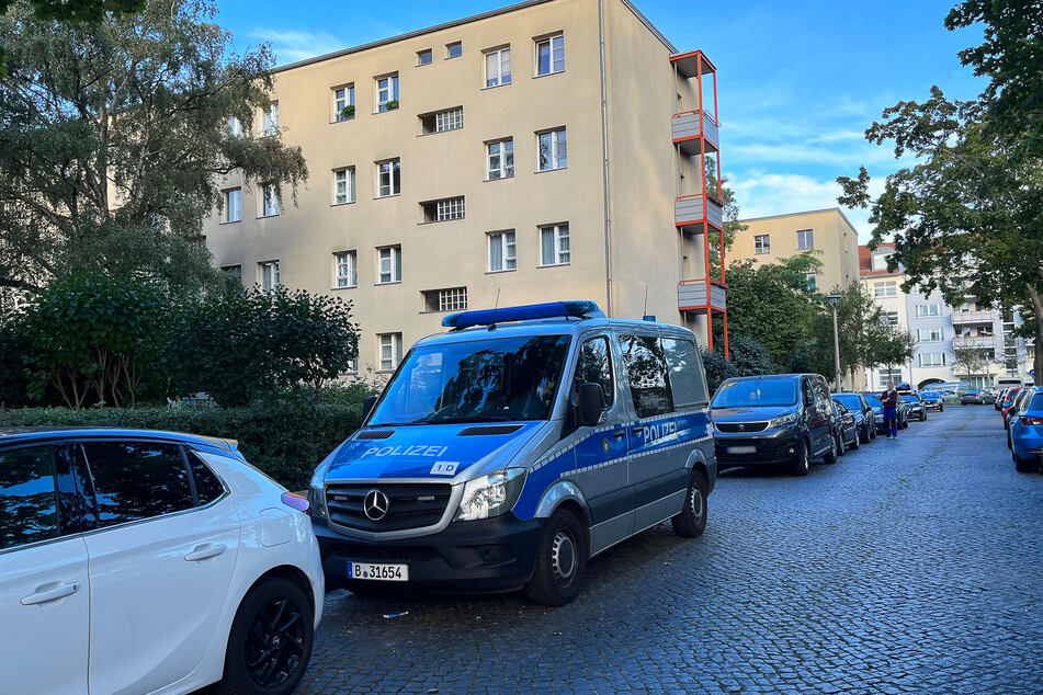 Auch in Berlin-Alt-Hohenschönhausen wurden Wohnungen von "Hammerskins"-Mitgliedern durchsucht.