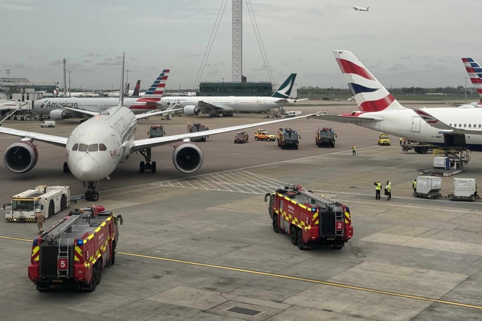 Zwischenfall am Flughafen: Zwei Flieger stoßen zusammen