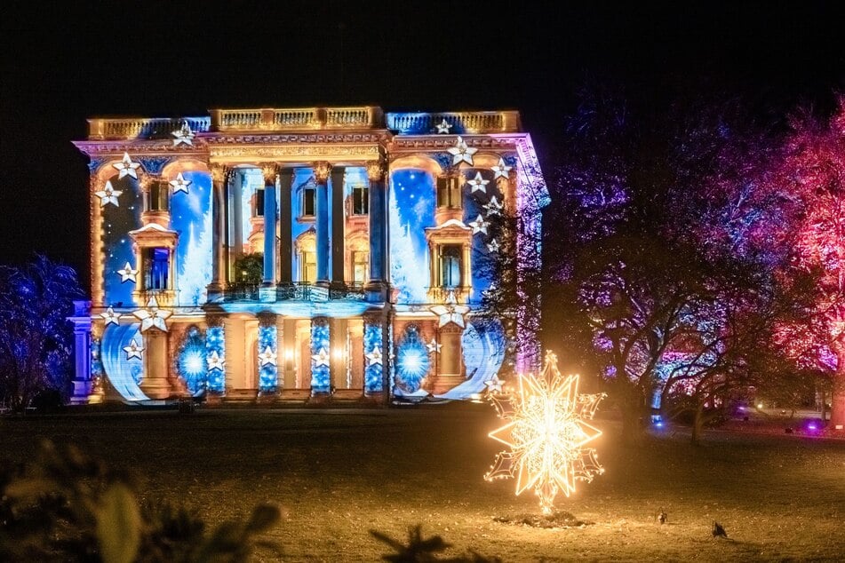 Das Weiße Haus im Markkleeberger agra-Park wird auch in diesem Jahr wieder imposant angestrahlt.