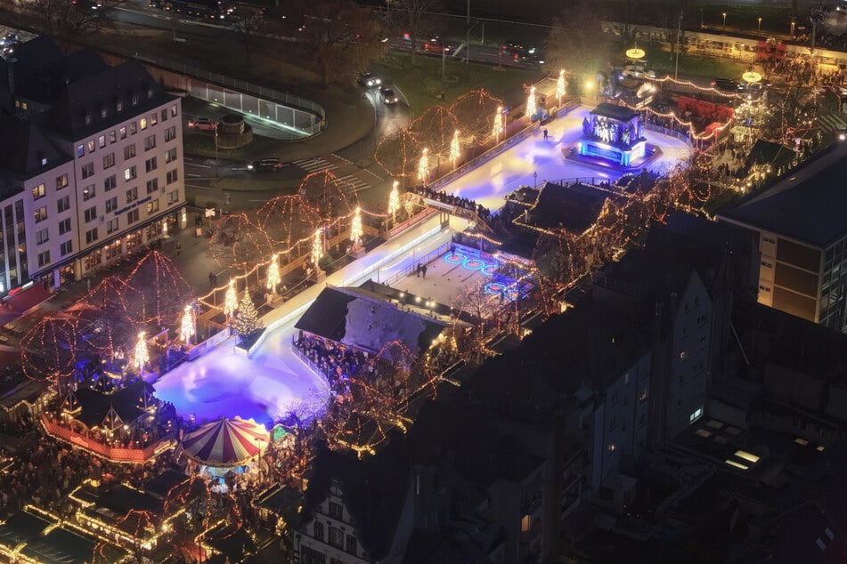 Heinzels Wintermärchen auf dem Kölner Heumarkt hat noch bis Anfang Januar 2025 geöffnet.