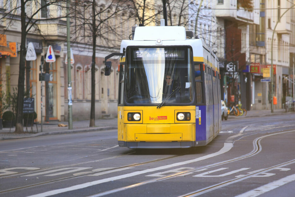 Am Donnerstagmorgen wurde in Berlin-Marzahn ein 25-Jähriger von einer Tram angefahren und schwer verletzt. (Symbolfoto)
