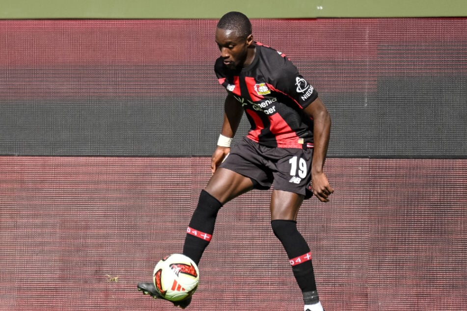 Bayer-Leverkusen-Flügelflitzer Moussa Diaby (27) hat sich eine Faszienverletzung im hinteren rechten Oberschenkel zugezogen.