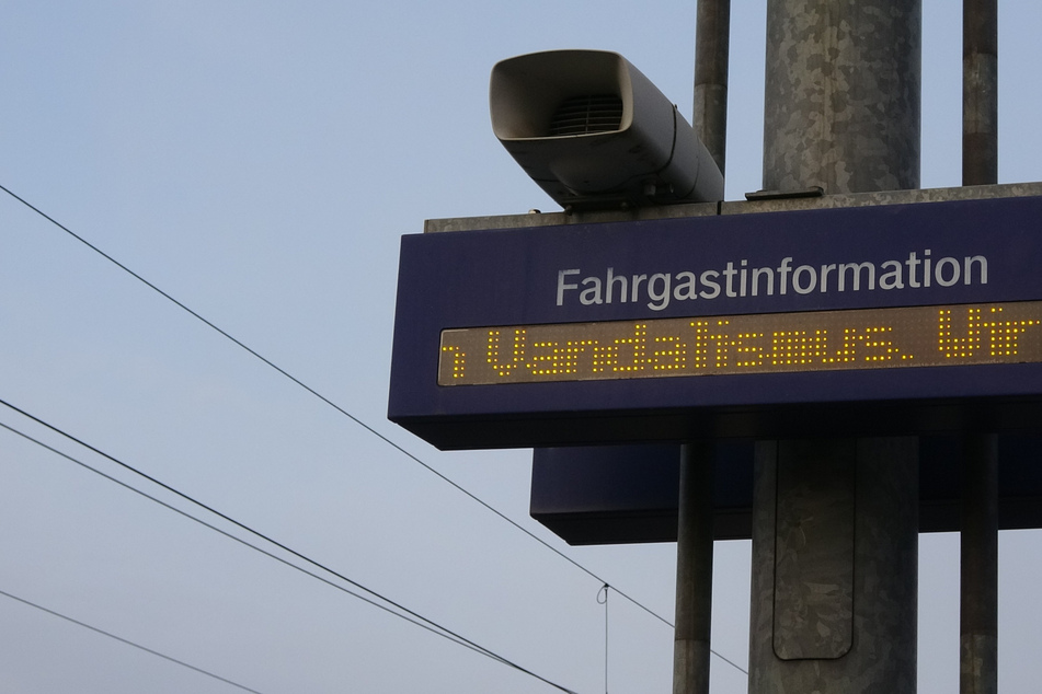 Vandalismus legt Bahnlinie Magdeburg-Hannover lahm
