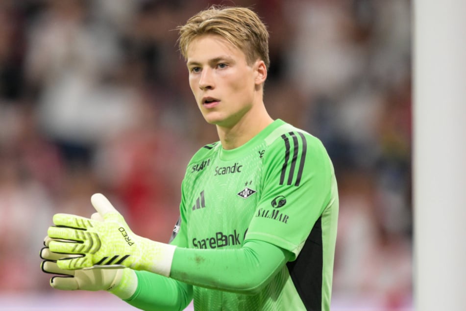 Die Rothosen sollen an Torwart Sander Tangvik (23) von Rosenborg Trondheim interessiert sein. Der Norweger könnte der Keeper der Zukunft im Volkspark werden.