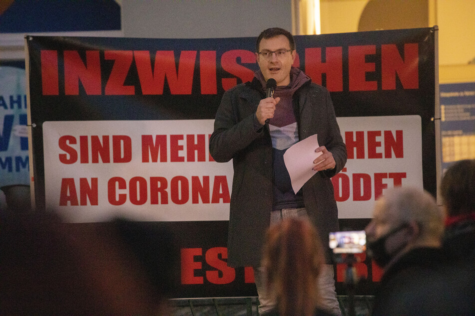 Stefan Hartung (31, NPD) hatte auf Facebook zu der Versammlung aufgerufen.
